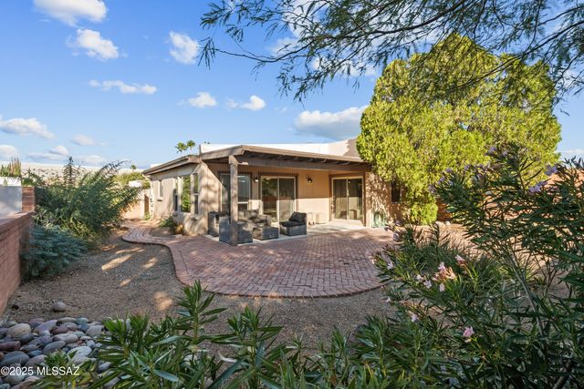 2661 S Camino Vega, Green Valley, AZ 85622