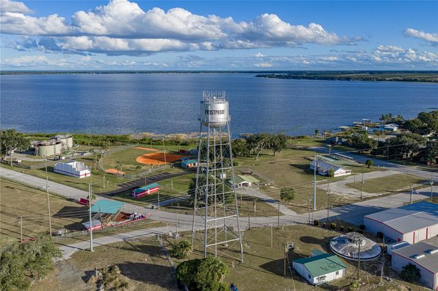 104 N LAKE REEDY BOULEVARD, Frostproof, FL 33843