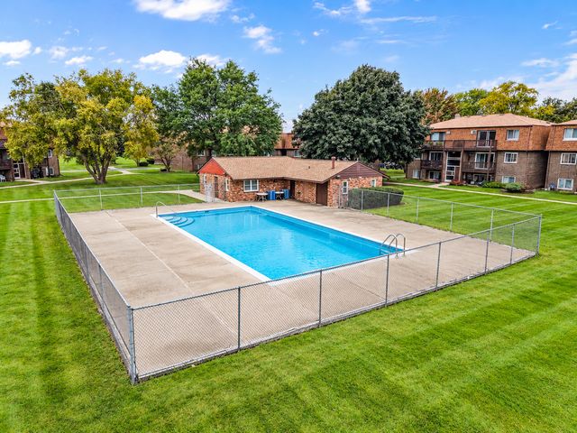 113 Boardwalk Street E, Elk Grove Village, IL 60007