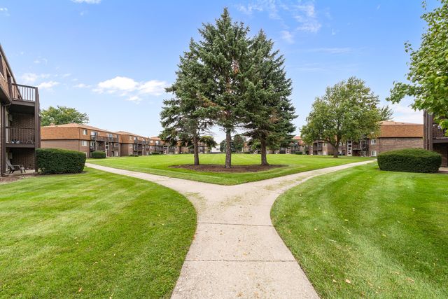113 Boardwalk Street E, Elk Grove Village, IL 60007