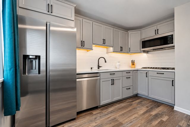 113 Boardwalk Street E, Elk Grove Village, IL 60007
