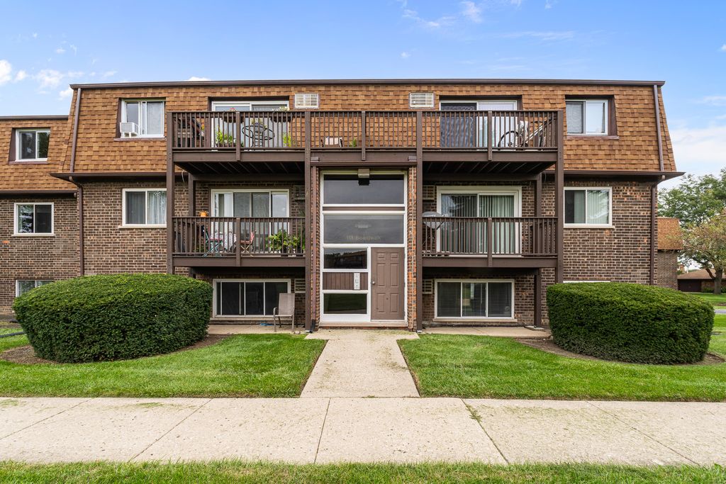 113 Boardwalk Street E, Elk Grove Village, IL 60007