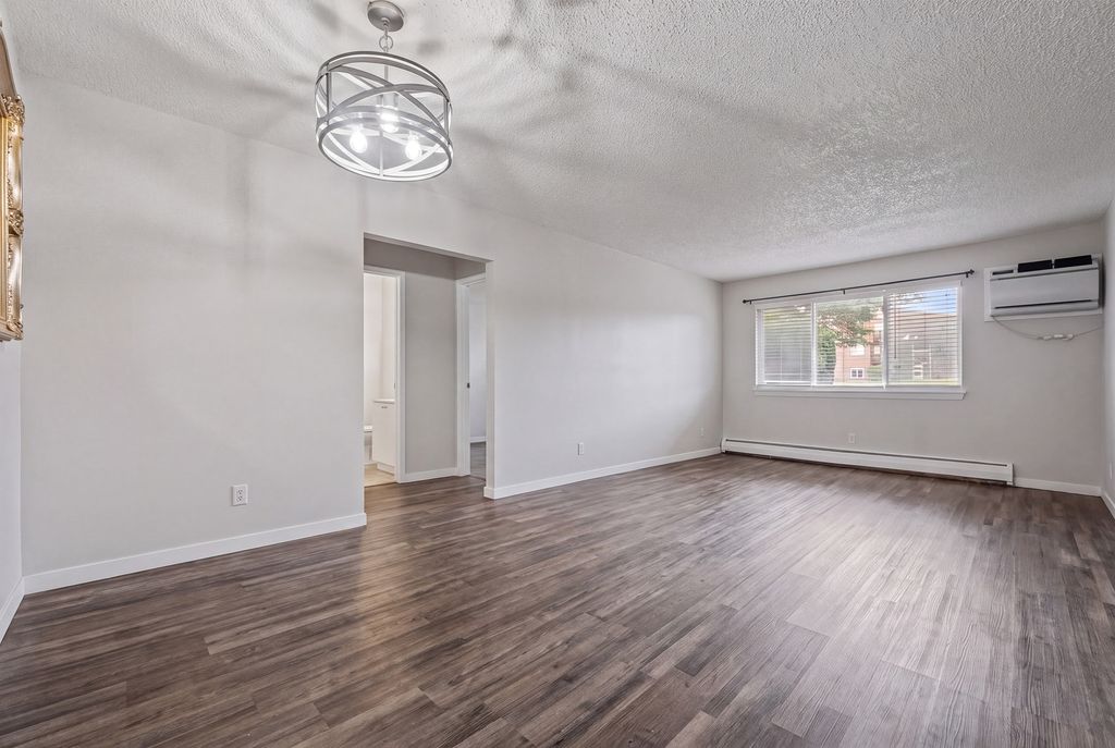 113 Boardwalk Street E, Elk Grove Village, IL 60007 — photo 2