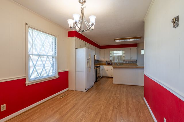 118 Park St, Loretto, TN 38469