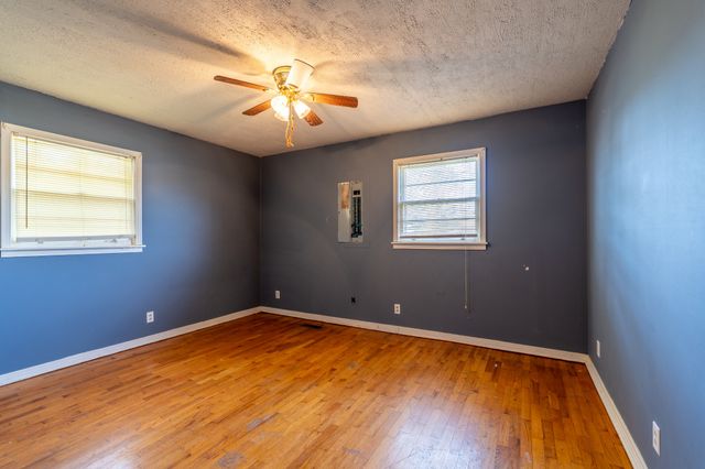 118 Park St, Loretto, TN 38469