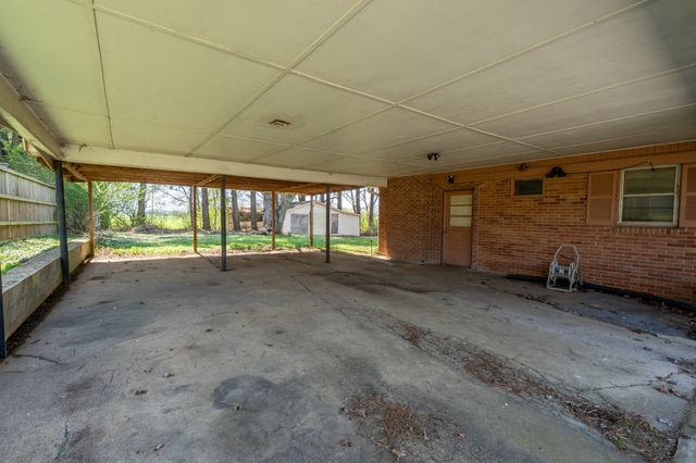 118 Park St, Loretto, TN 38469