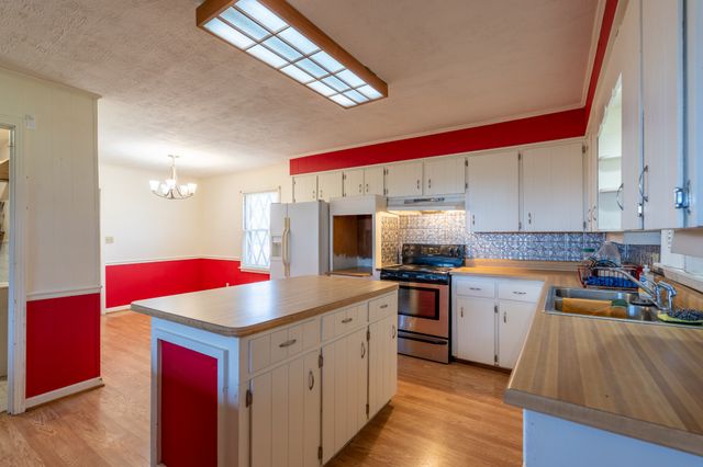 118 Park St, Loretto, TN 38469