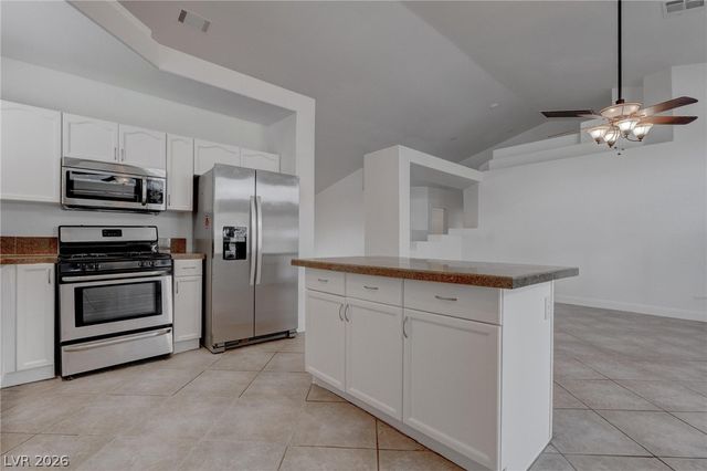 840 Coastal Beach Road, Henderson, NV 89002