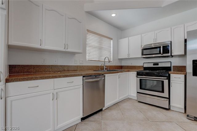 840 Coastal Beach Road, Henderson, NV 89002