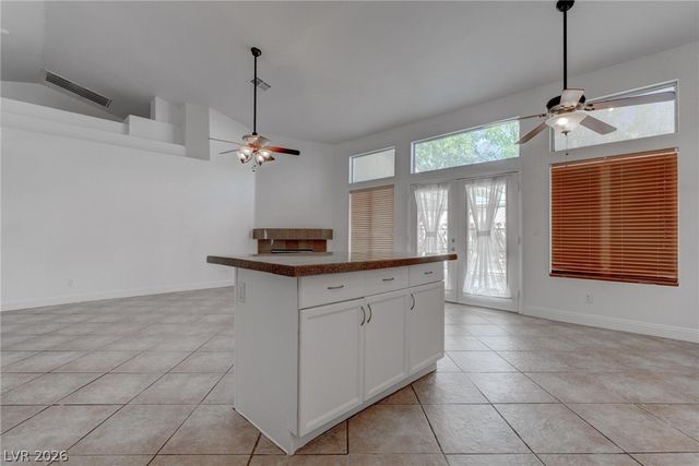 840 Coastal Beach Road, Henderson, NV 89002