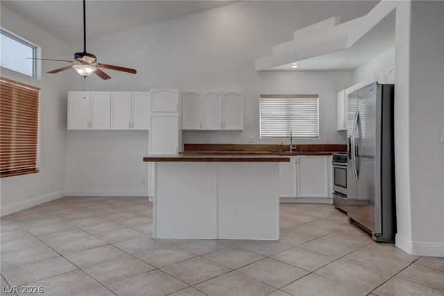 840 Coastal Beach Road, Henderson, NV 89002