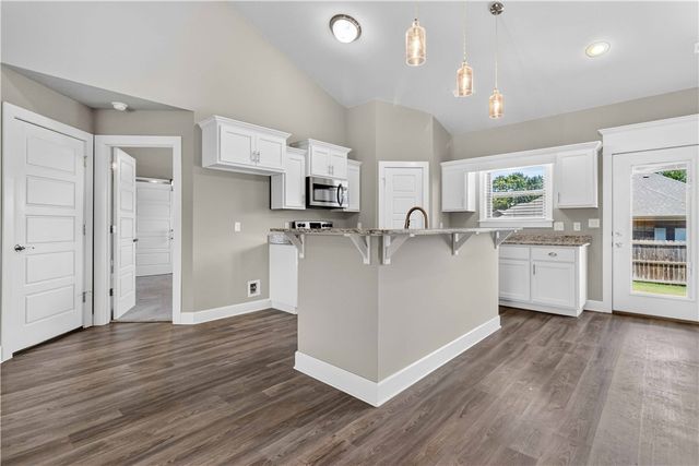1749 Charismatic Drive, Prairie Grove, AR 72753
