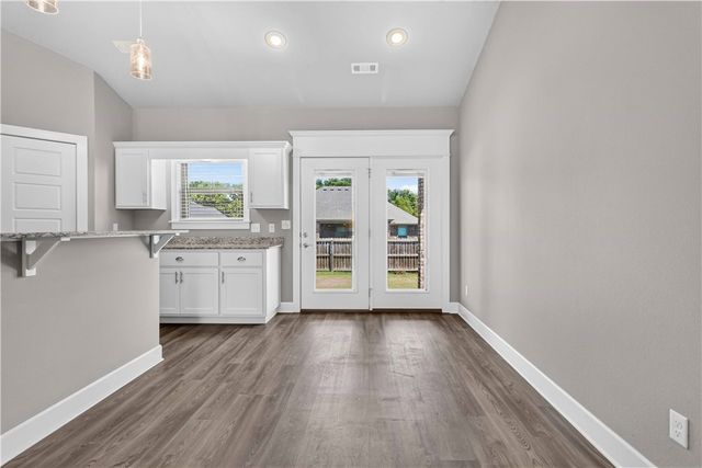 1749 Charismatic Drive, Prairie Grove, AR 72753