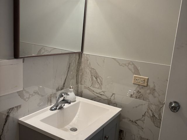 9074 W Terrace Drive 1I, Niles, IL 60714