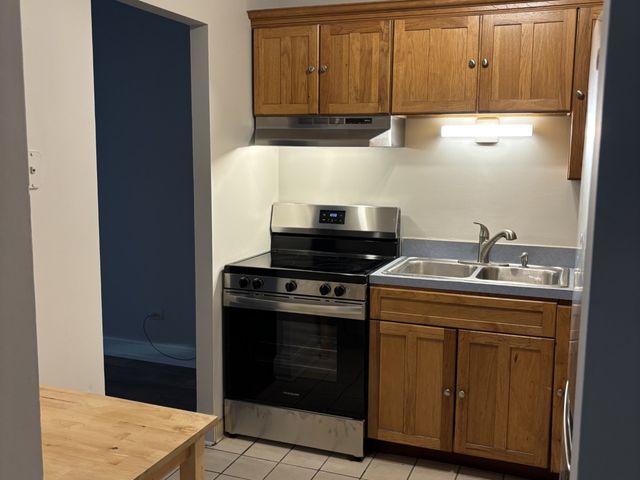 9074 W Terrace Drive 1I, Niles, IL 60714