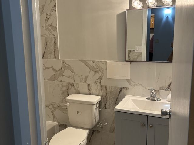 9074 W Terrace Drive 1I, Niles, IL 60714