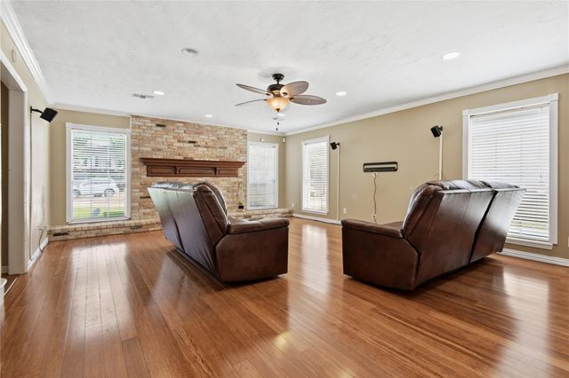 1007 Manatee Lane, Houston, TX 77090