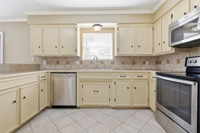 1007 Manatee Lane, Houston, TX 77090