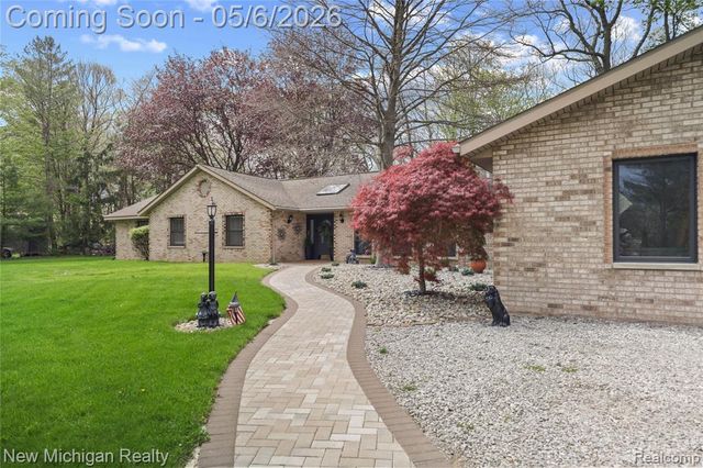 33733 Braebury Ridge, Farmington Hills, MI 48331