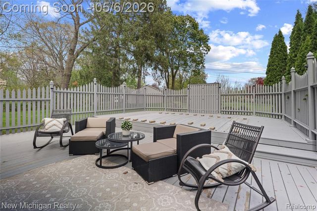 33733 Braebury Ridge, Farmington Hills, MI 48331
