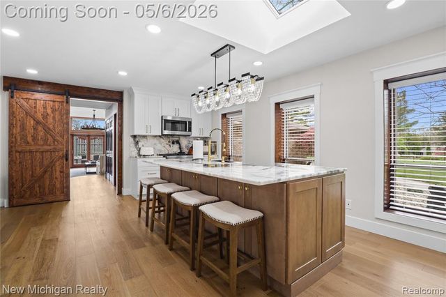 33733 Braebury Ridge, Farmington Hills, MI 48331