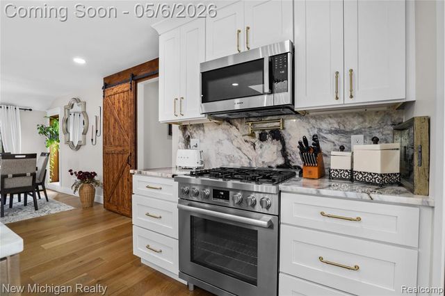 33733 Braebury Ridge, Farmington Hills, MI 48331