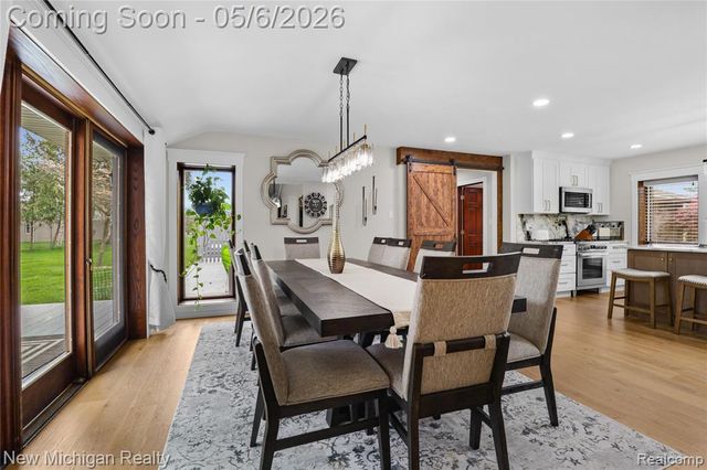 33733 Braebury Ridge, Farmington Hills, MI 48331