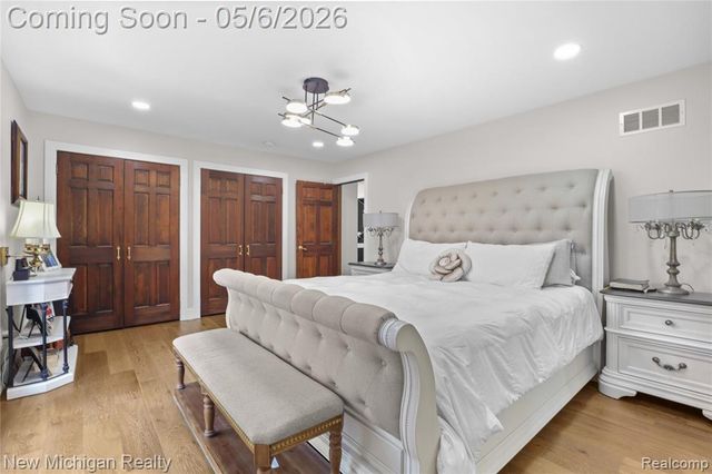 33733 Braebury Ridge, Farmington Hills, MI 48331