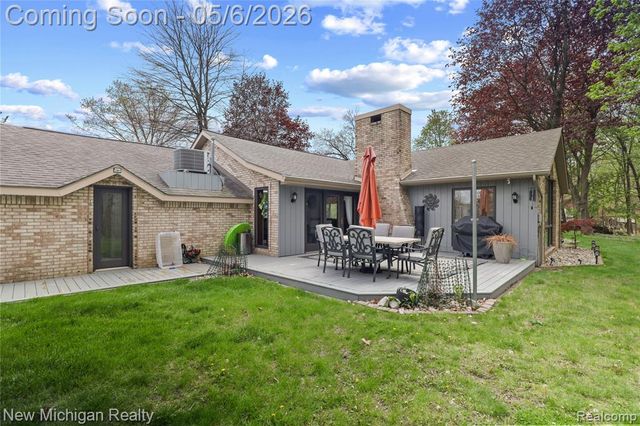 33733 Braebury Ridge, Farmington Hills, MI 48331