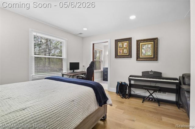 33733 Braebury Ridge, Farmington Hills, MI 48331