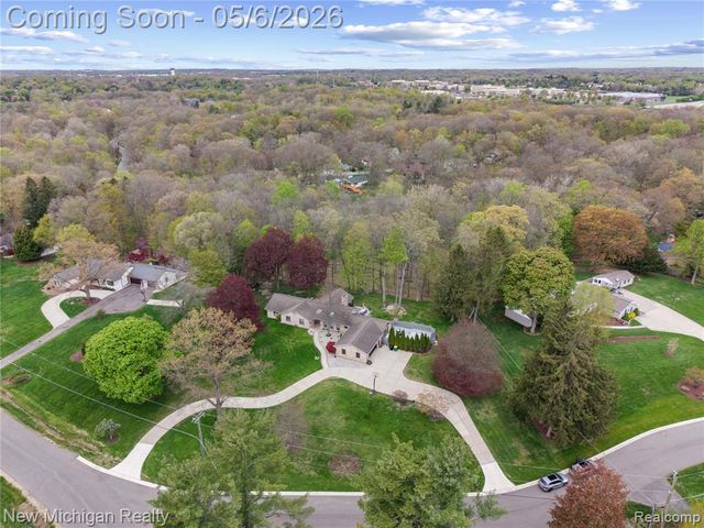 33733 Braebury Ridge, Farmington Hills, MI 48331
