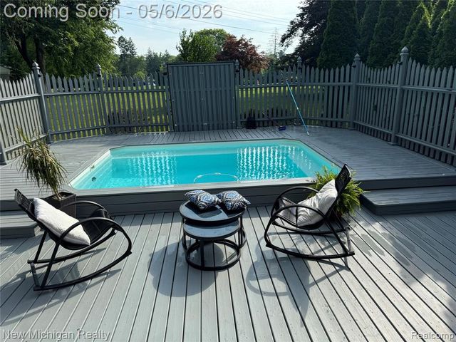 33733 Braebury Ridge, Farmington Hills, MI 48331