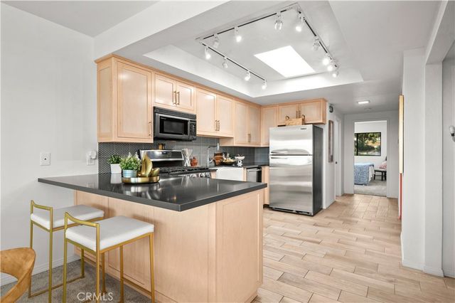 2503 E 21st Street 205, Signal Hill, CA 90755