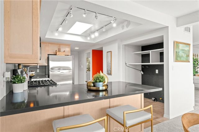 2503 E 21st Street 205, Signal Hill, CA 90755