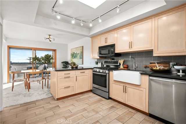 2503 E 21st Street 205, Signal Hill, CA 90755