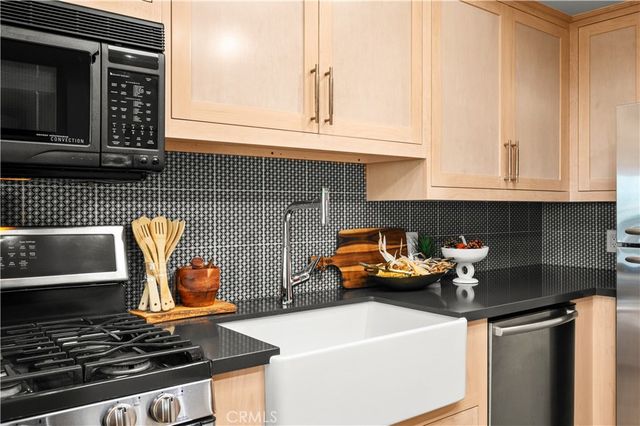 2503 E 21st Street 205, Signal Hill, CA 90755