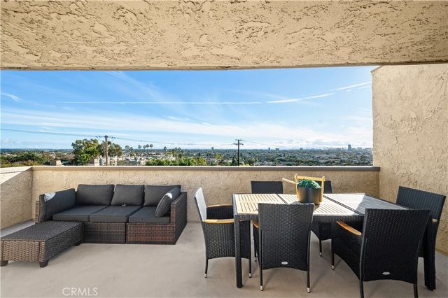 2503 E 21st Street 205, Signal Hill, CA 90755