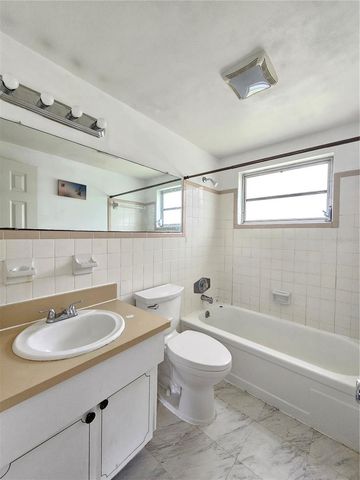 1702 AQUA LANE, Holiday, FL 34691