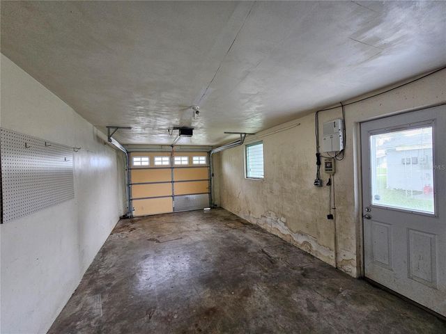 1702 AQUA LANE, Holiday, FL 34691
