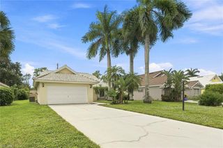6022 Westbourgh DR, Naples, FL 34112
