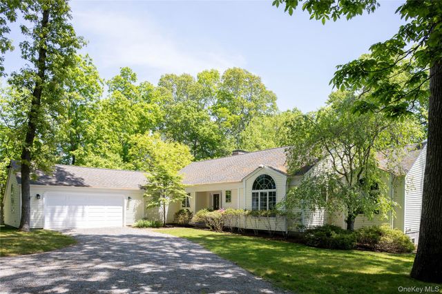 8579 New Suffolk Avenue, Cutchogue, NY 11935