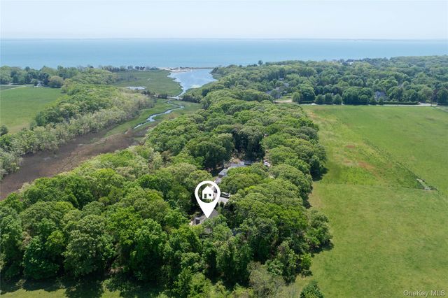 8579 New Suffolk Avenue, Cutchogue, NY 11935