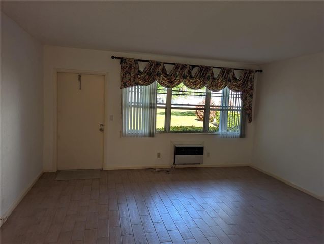 190 Oakridge M, Deerfield Beach, FL 33442