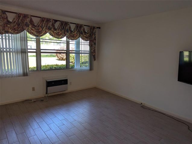 190 Oakridge M, Deerfield Beach, FL 33442
