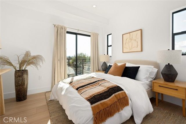 11026 Oxnard St., North Hollywood (los Angeles), CA 91606