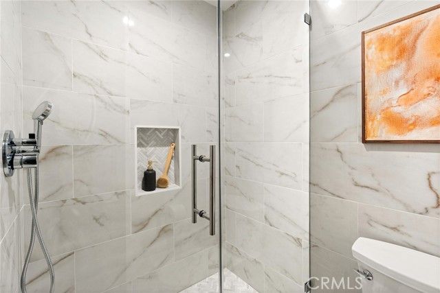 11026 Oxnard St., North Hollywood (los Angeles), CA 91606