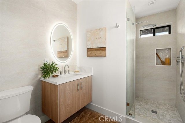 11026 Oxnard St., North Hollywood (los Angeles), CA 91606