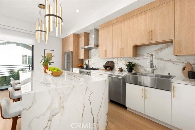 11026 Oxnard St., North Hollywood (los Angeles), CA 91606