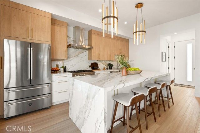 11026 Oxnard St., North Hollywood (los Angeles), CA 91606