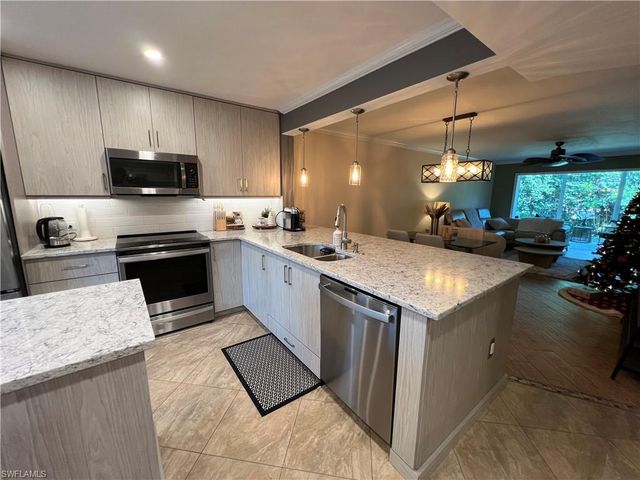 3051 Sandpiper Bay CIR # I102, Naples, FL 34112